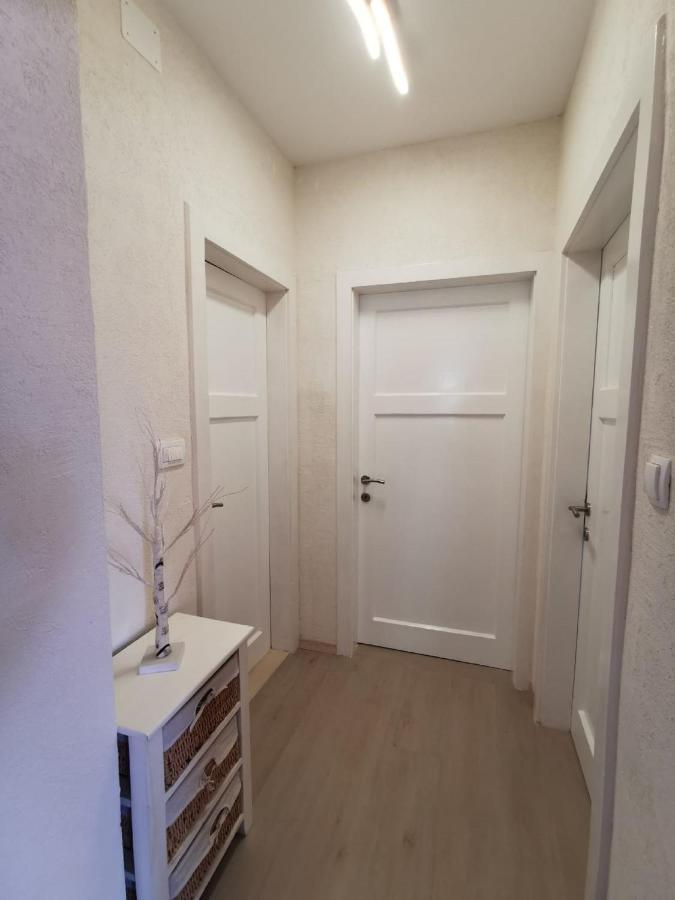 Apartment Nera Омиш Экстерьер фото
