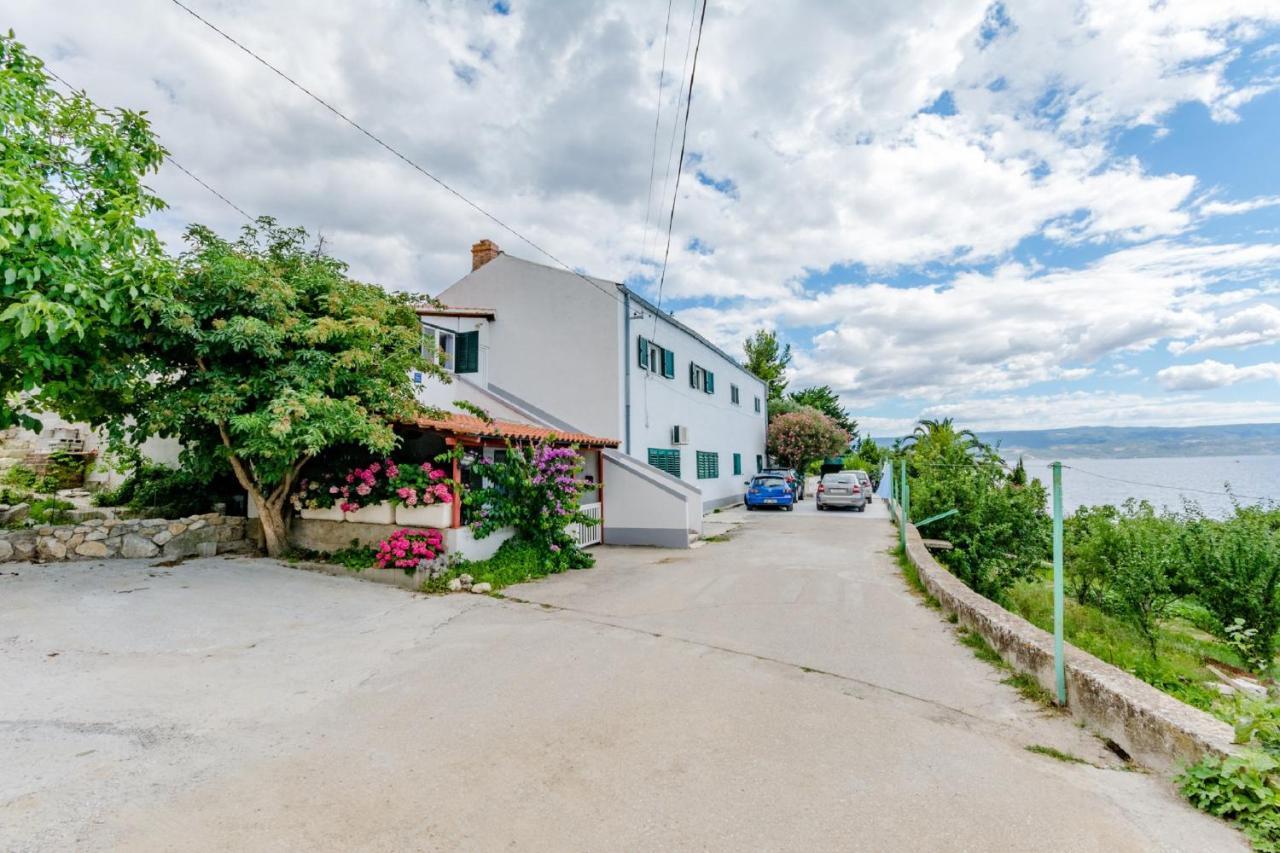 Apartment Nera Омиш Экстерьер фото